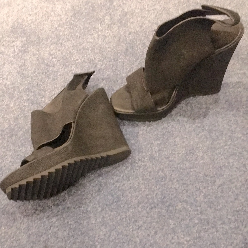 Vince Camuto black shoes